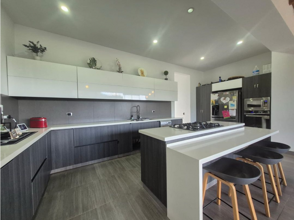 Casa para la venta en unidad cerrada en el retiro muy cerca al parque — foto 6