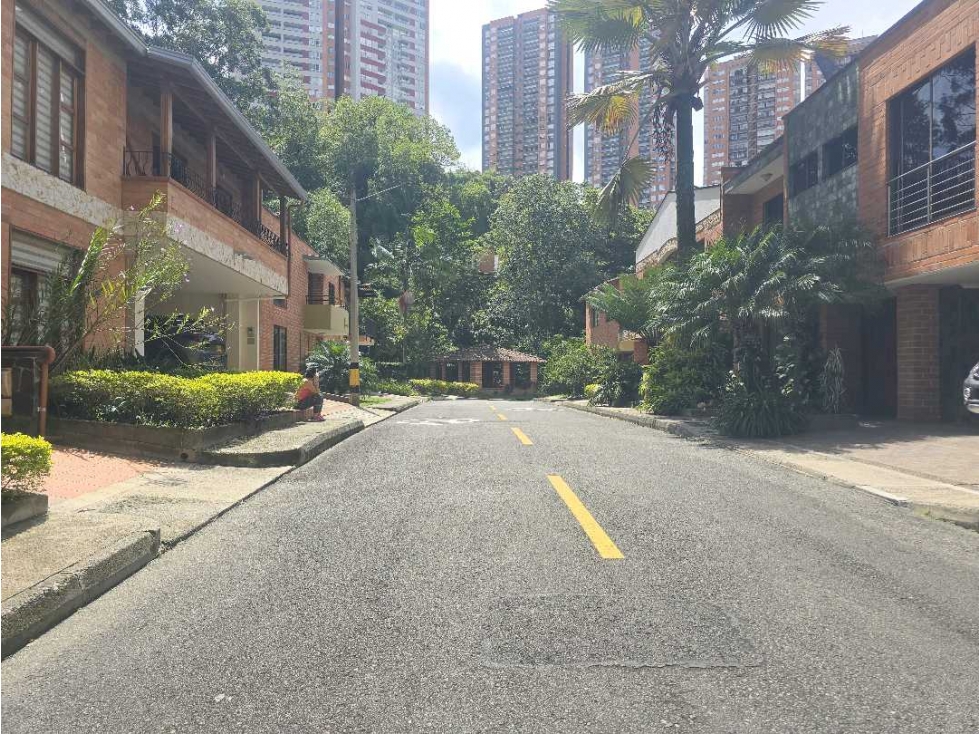 CASA PARA LA VENTA EN SABANETA SECTOR SAN REMO