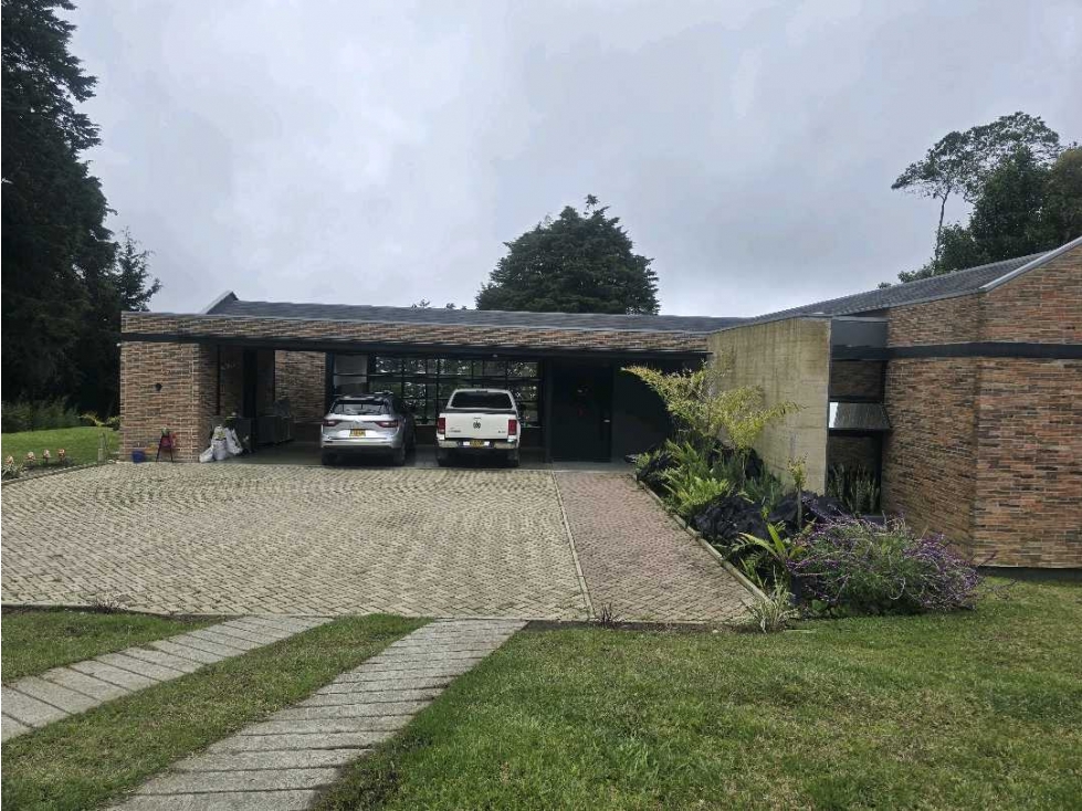 CASA PARA LA VENTA ENVIGADO SECTOR LA CATEDRAL