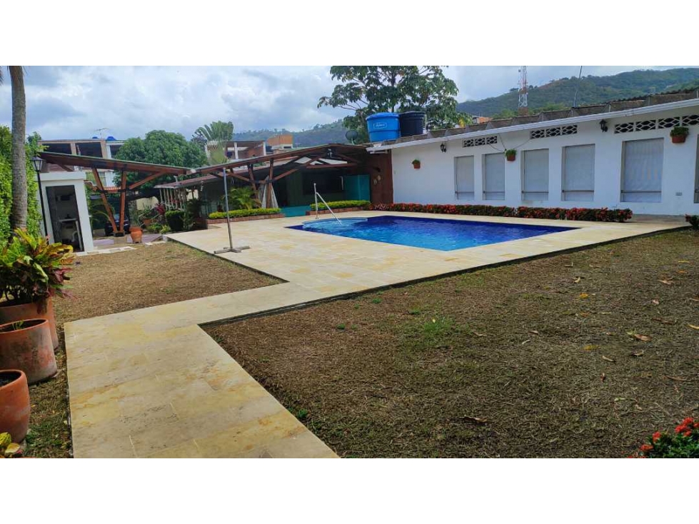 Casa para proyecto hotelero de 972 M2 en 1400 mill en Anapoima Cund