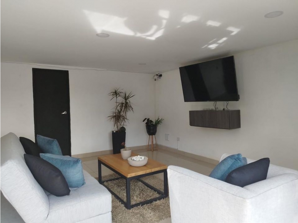 Casa para Arriendo Amoblado en Alto de Palmas - 4