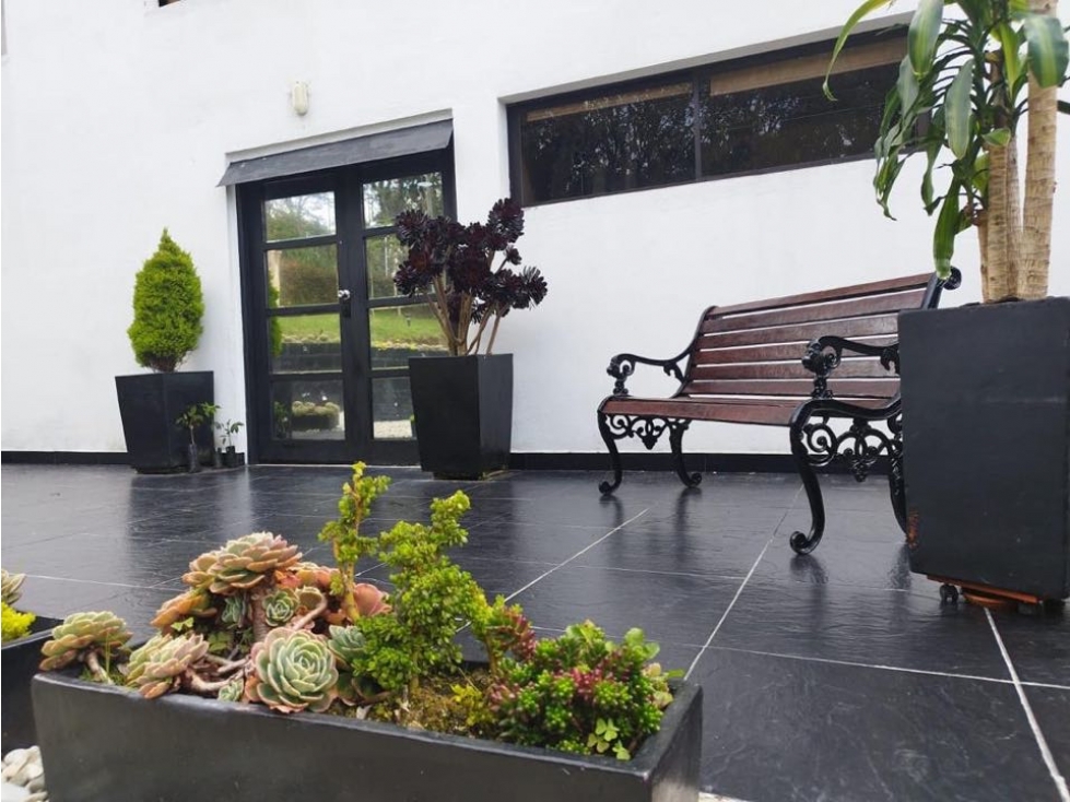 Casa para Arriendo Amoblado en Alto de Palmas - 2