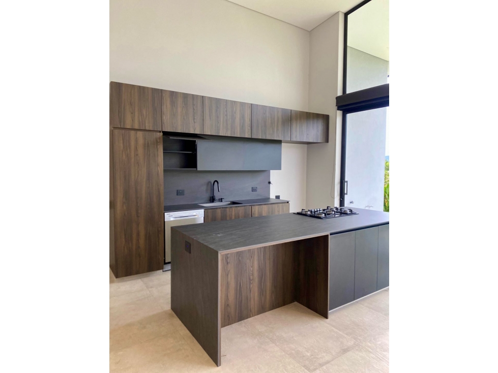 Casa para Arriendo en Llanogrande - 2