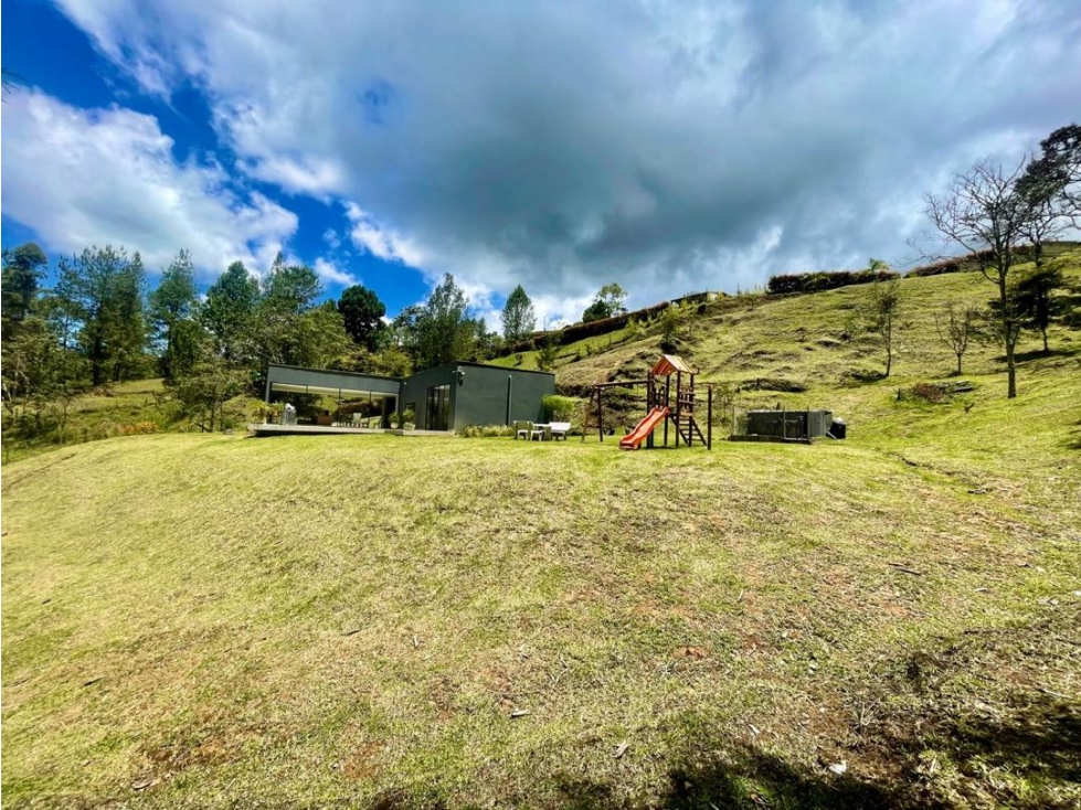 Casa para renta en vereda lejos del nido@ El Retiro
