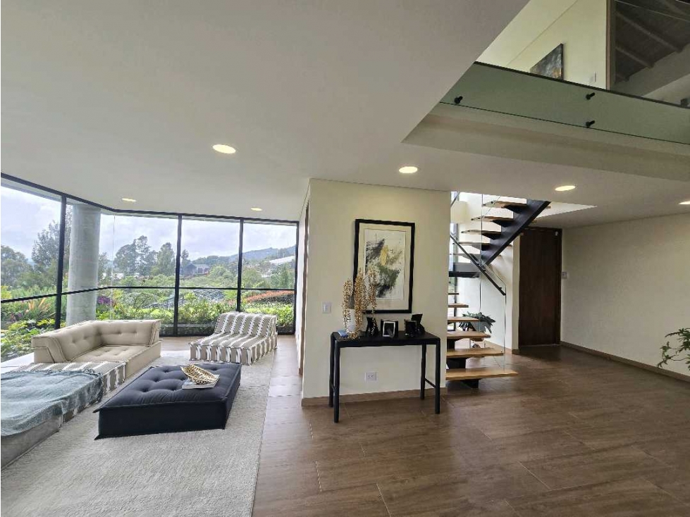 Casa para rentar en El Alto de Las Palmas. Variante aeropuerto.