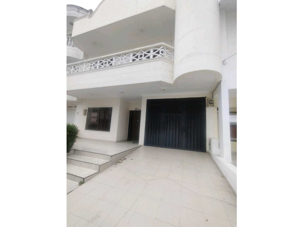 Casa para uso residencial o comercial en arriendo cerca de Alamedas