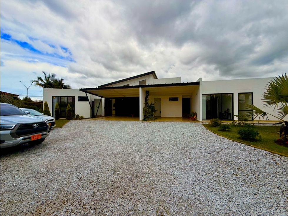 Hermosa Casa Moderna Para Venta el En Rionegro Llanogrande — foto 3