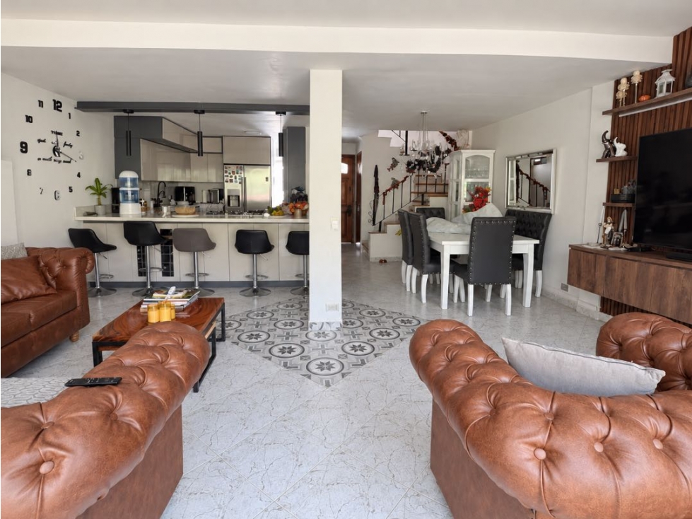 CASA PARA VENTA ENVIGADO SECTOR LOMA DEL ESCOBERO — foto 2