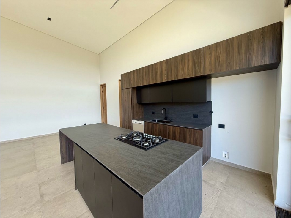 Casa Para Venta en Llanogrande — foto 2