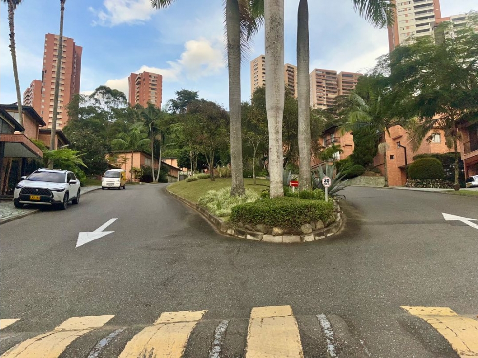 CASA PARA VENTA , MEDELLIN, EL POBLADO SECTOR: LA CALERA — foto 3