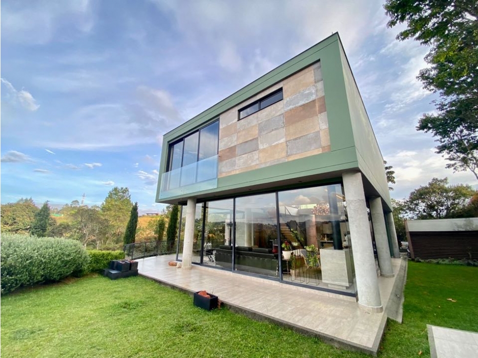 Casa en El Alto de Palmas la Esperanza Medellin en Arriendo Amoblado