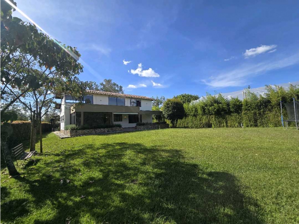 Casa para venta y renta - Club Campestre Llanogrande.