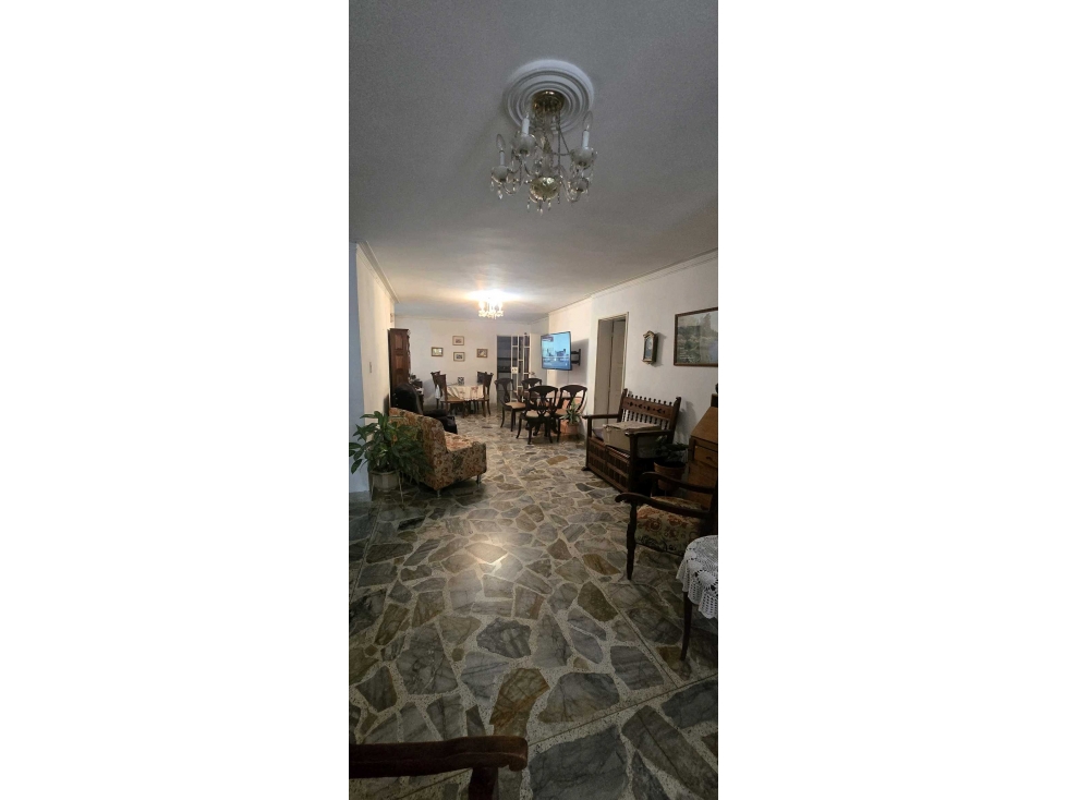 CASA PISO 1/LAURELES./4HB/4BÑ/2PATIOS/1PQ/JARDIN EXT/FLIPING — foto 2