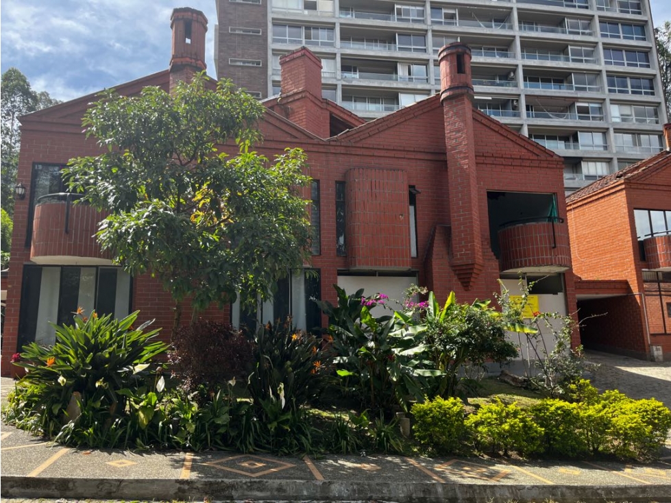 Casa Poblado Cola del Zorro