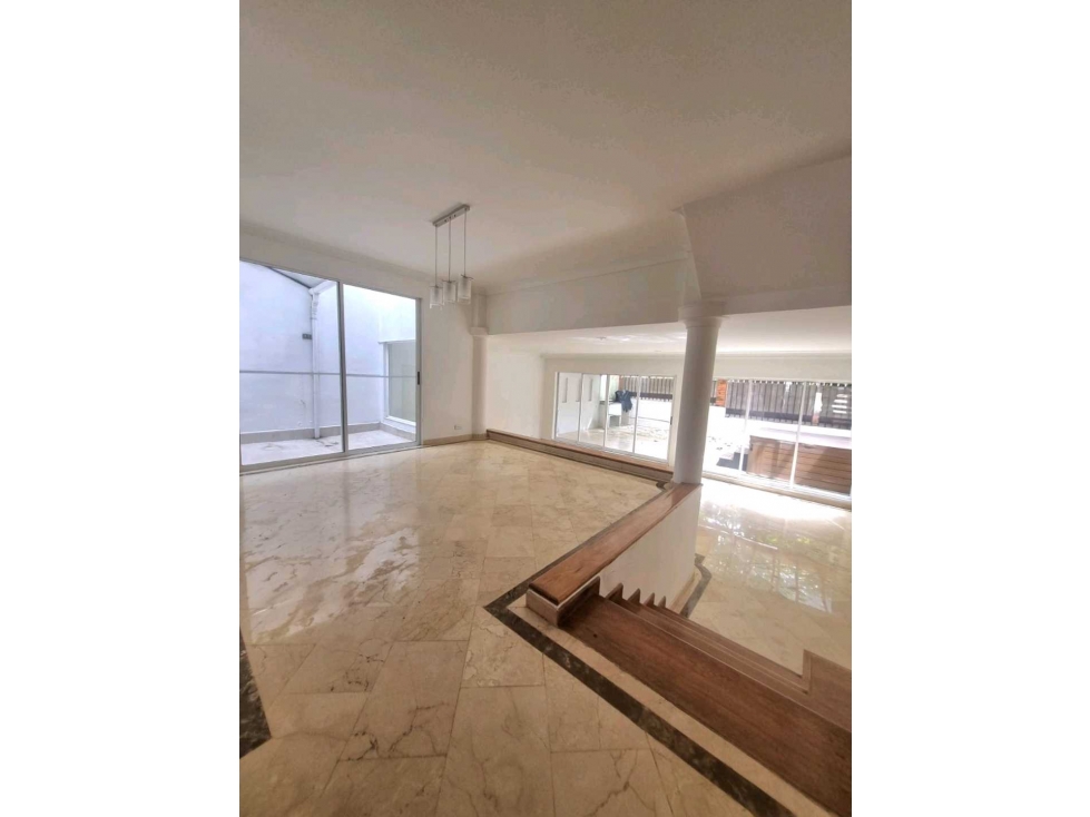 Casa poblado el campestre: 270 MTS, 3 alcobas con baño, jacussi — foto 3