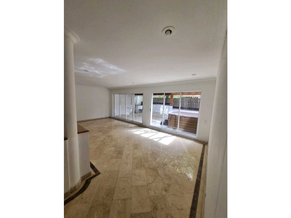 Casa poblado el campestre: 270 MTS, 3 alcobas con baño, jacussi — foto 4
