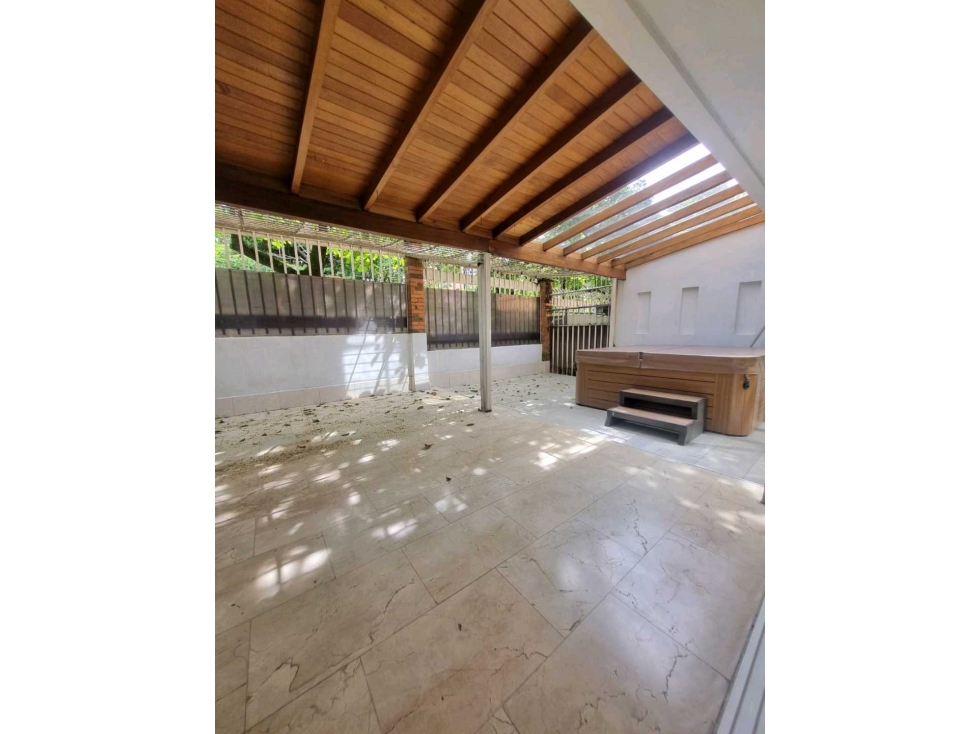 Casa poblado el campestre: 270 MTS, 3 alcobas con baño, jacussi — foto 5