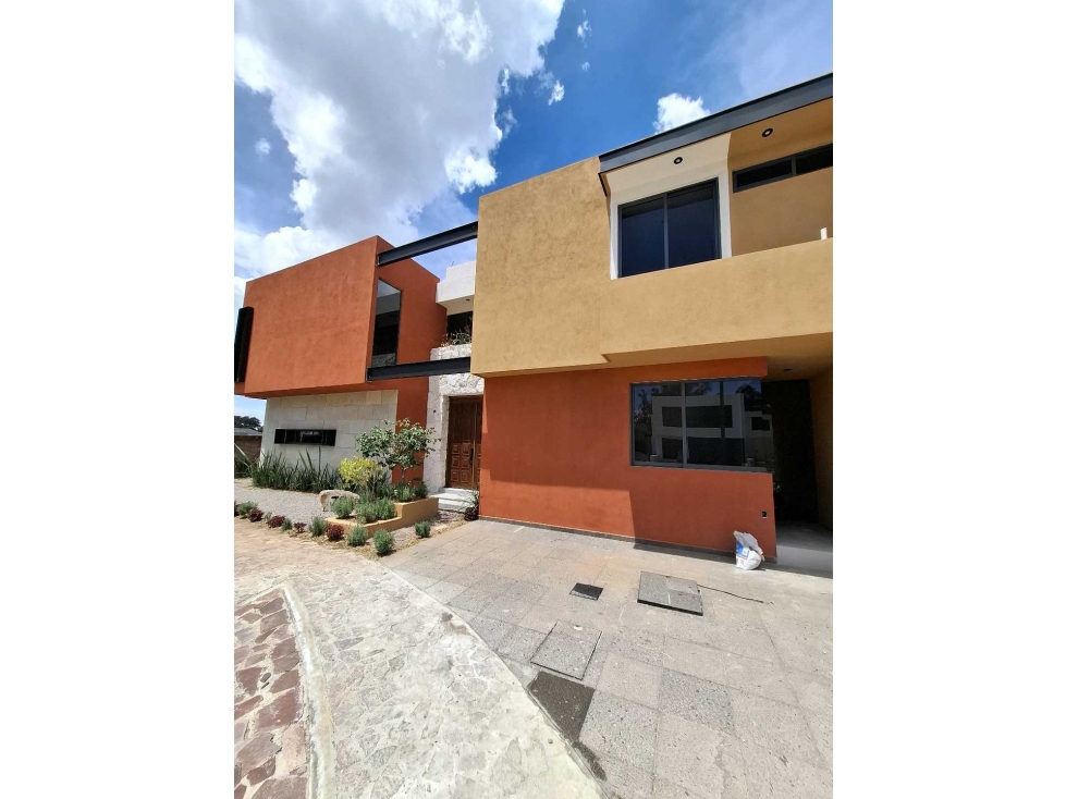 CASA PRADERAS ALTOZANO A ESTRENAR