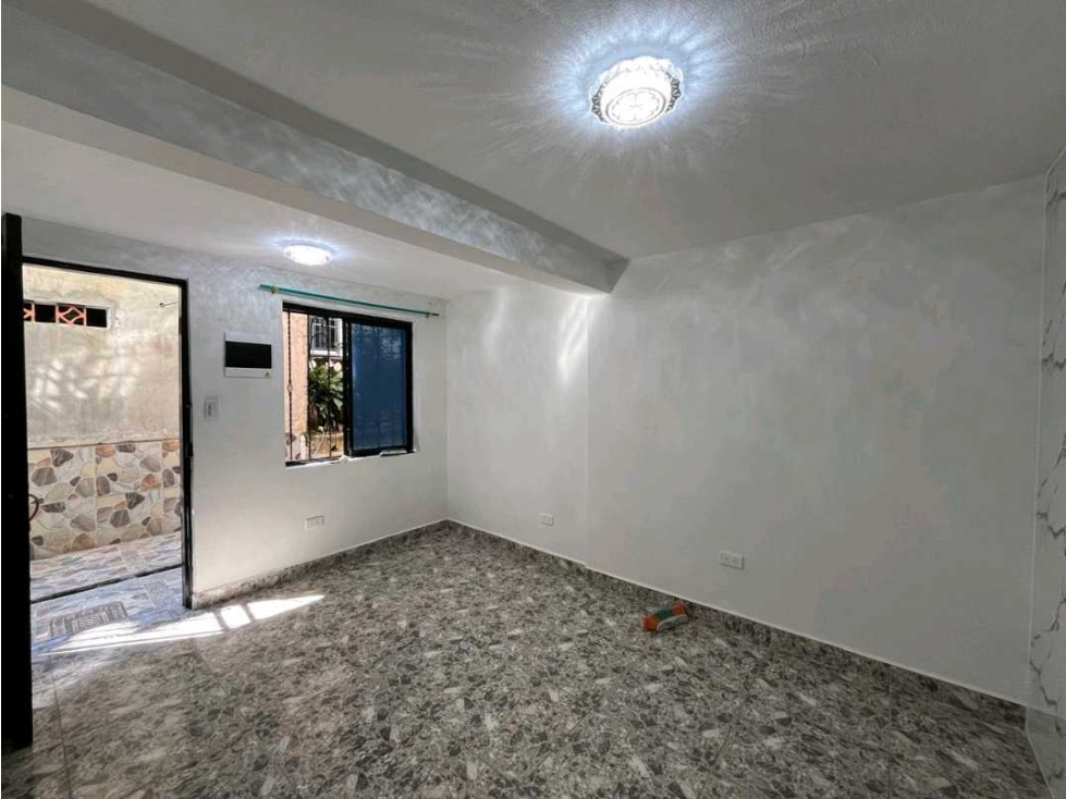 Casa primer piso en arriendo robledo aures,3 alcobas 2 baños — foto 5