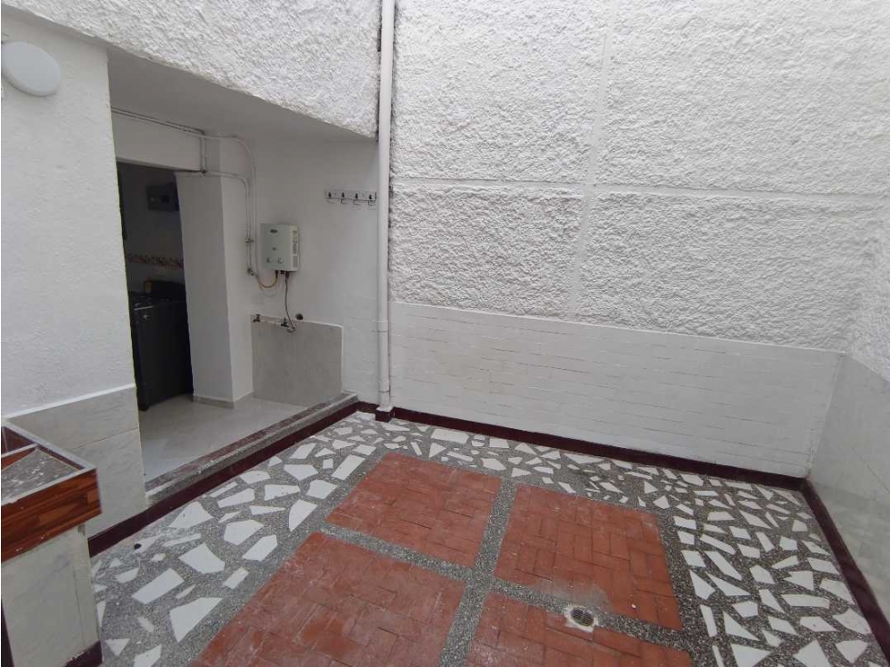 Casa primer piso en arriendo santa monica,a 3 cuadras de san juan — foto 5