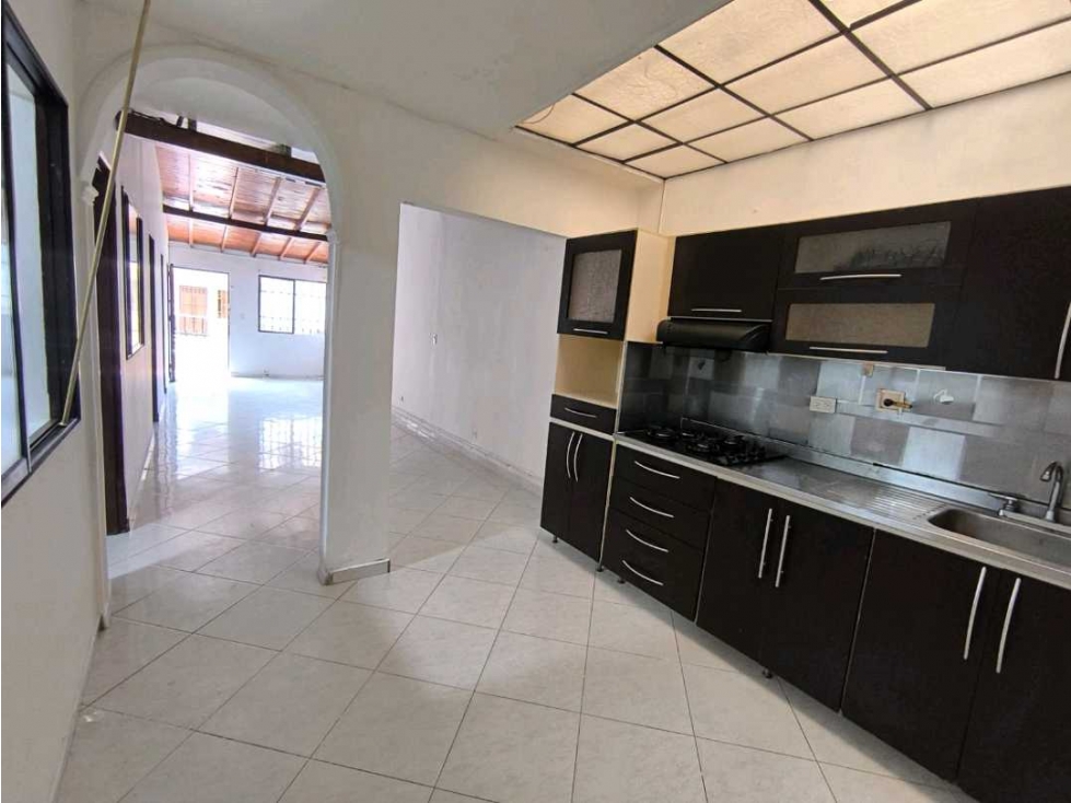 SE VENDE CASA UNIFAMILIAR CON BUENOS ACABADOS EN BELLO BARRIO NUEVO