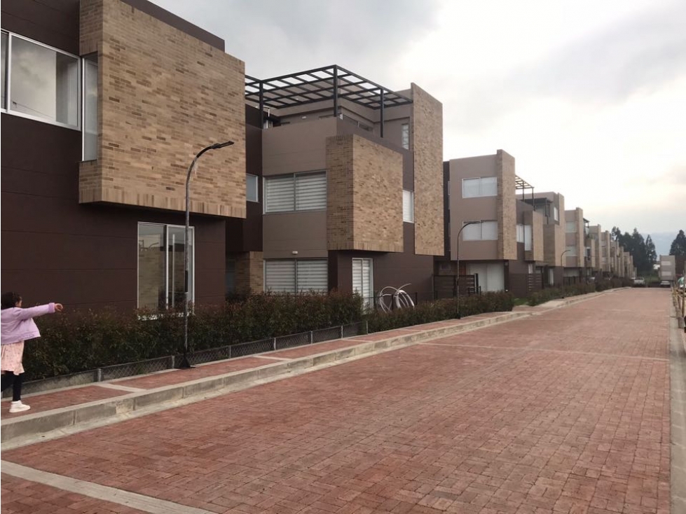 CASA CONDOMINIO PORTOBARI - CHÍA — foto 3