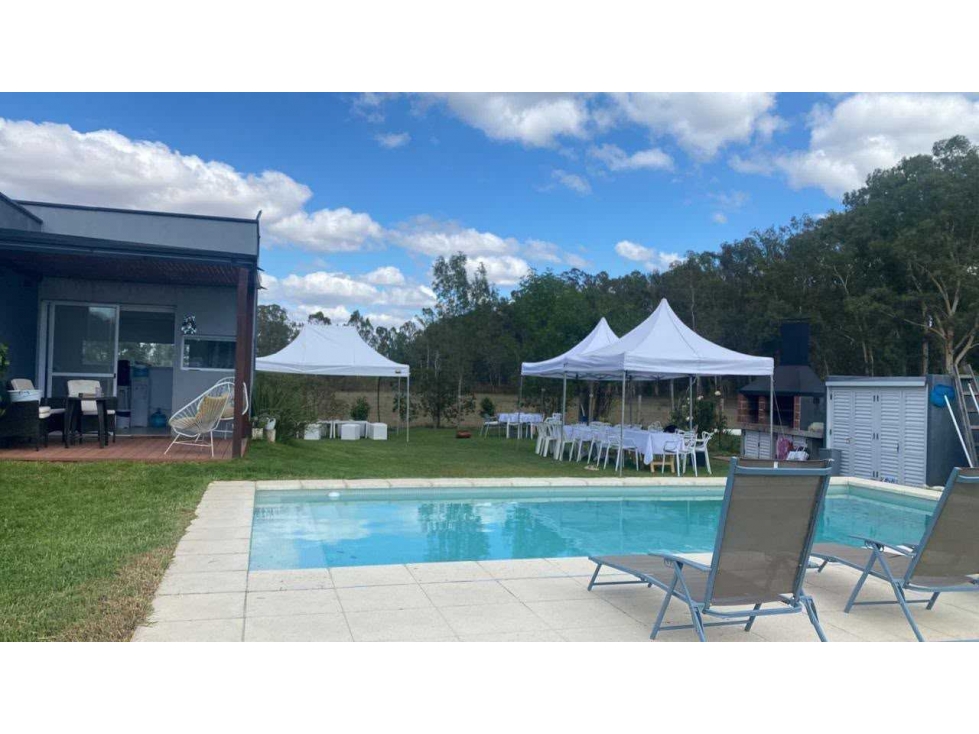 Casa quinta con pileta en venta en Sicardi