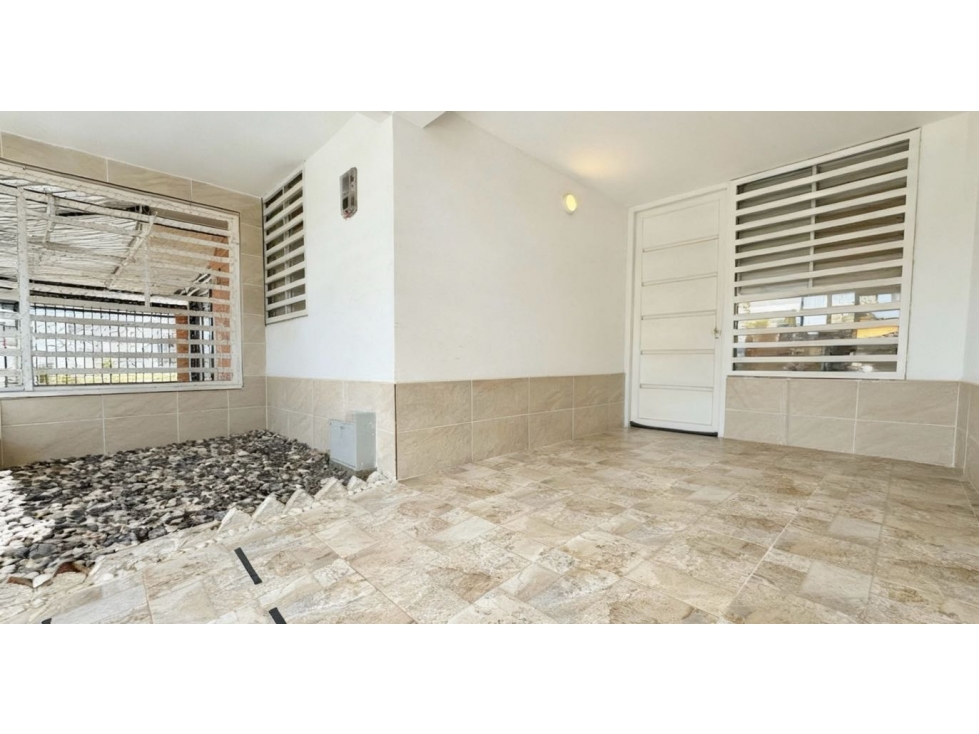 Casa remodelada de dos pisos en venta - Barrio La Italia Palmira Valle — foto 2
