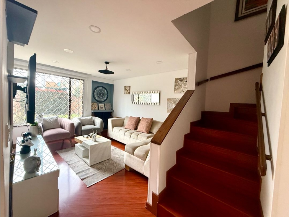 Casa Remodelada en Chia avenida Pradilla excelentes zonas sociales — foto 2