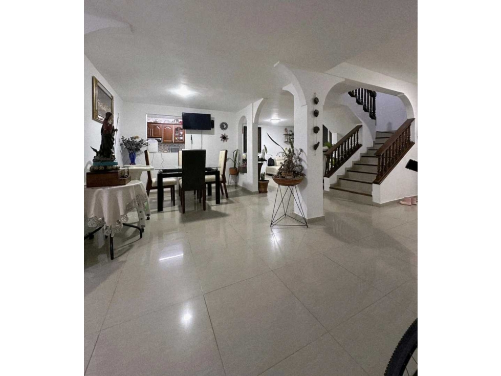 Casa remodelada en condominio de Buga cerca a La Basílica - 2