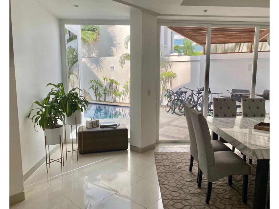 Casa remodelada en venta - Km 2.5 vía Samborondón - 2