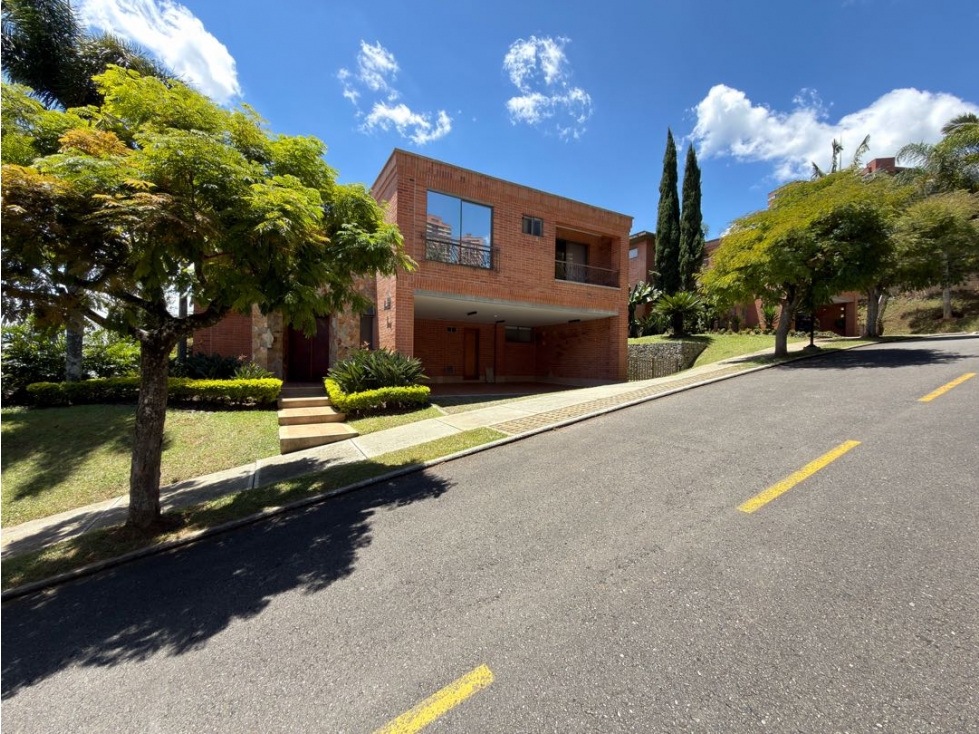 CASA REMODELADA EN VENTA EN EL POBLADO SECTOR LA CALERA