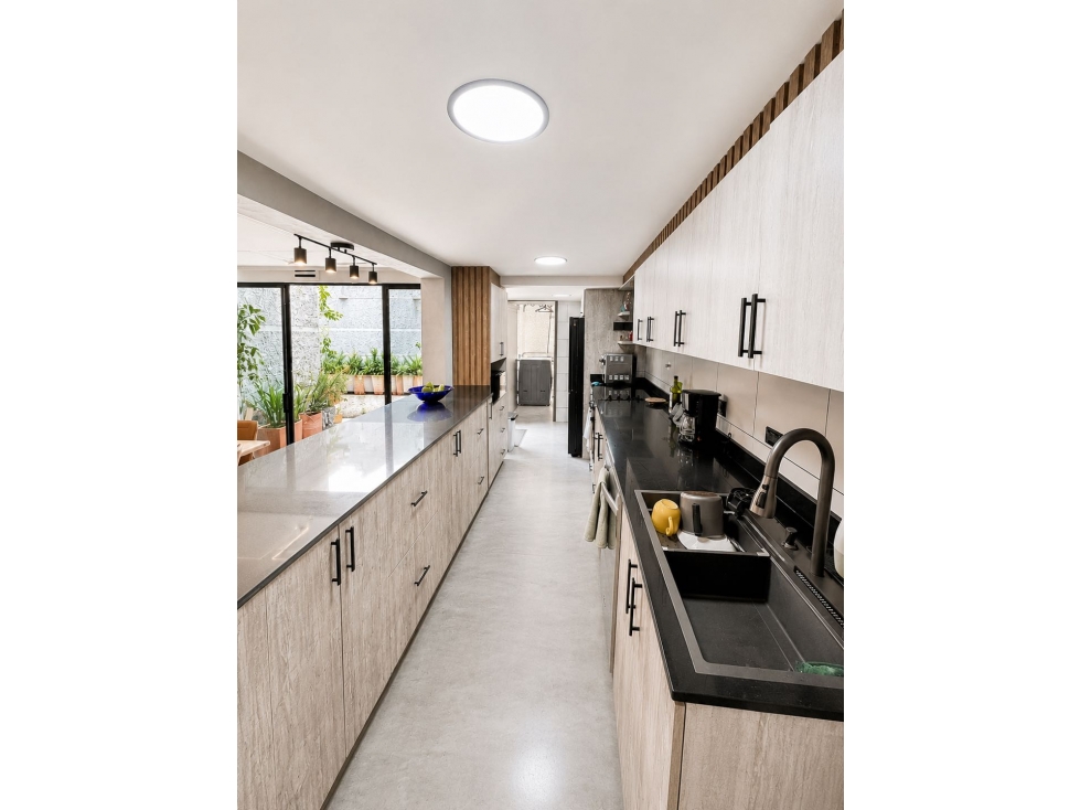 Casa Remodelada en Venta en Santa Mónica Medellín con Terraza — foto 4