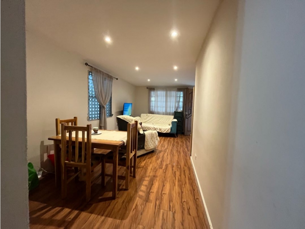 CASA REMODELADA EN VENTA EN VILLA LUCRE | LISTA PARA HABITAR (C,P) — foto 2
