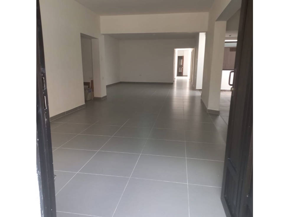 Casa remodelada en venta Laureles Nogal — foto 2