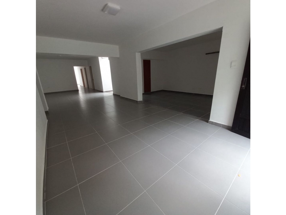 Casa remodelada en venta Laureles Nogal — foto 3