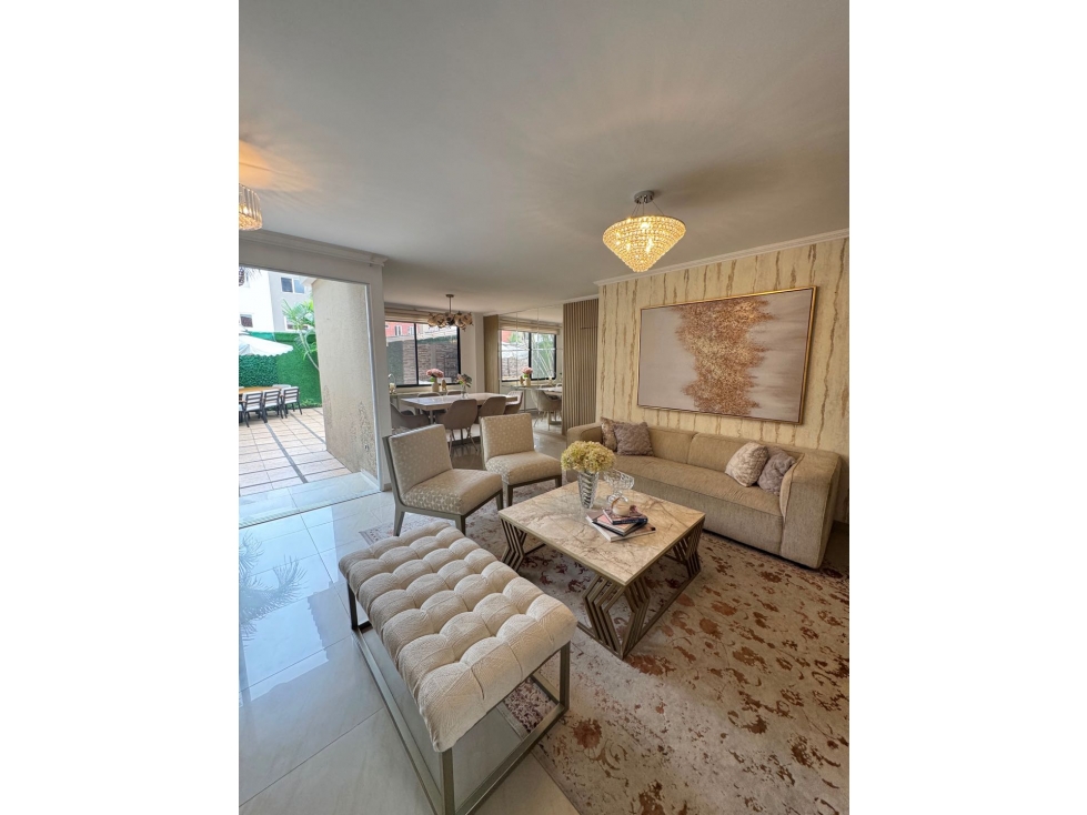 CASA REMODELADA EN VENTA - URB. BOREAL - 4