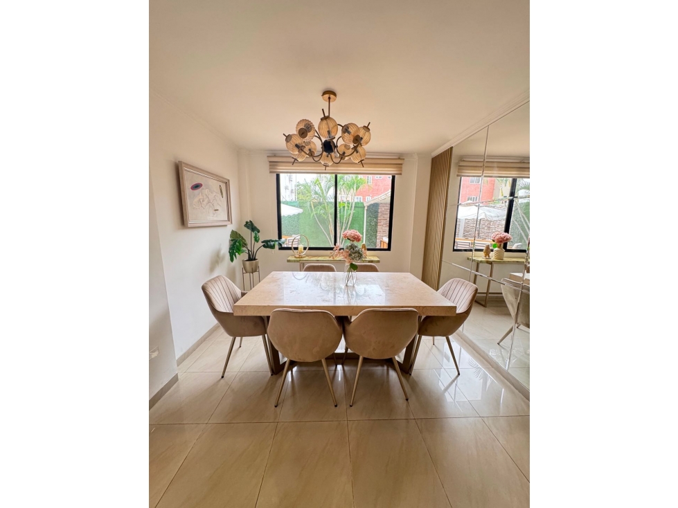 CASA REMODELADA EN VENTA - URB. BOREAL - 5