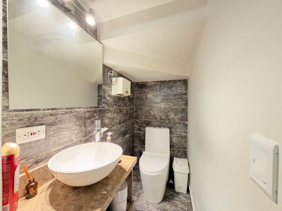 Casa remodelada en venta Villa Magdala - 5