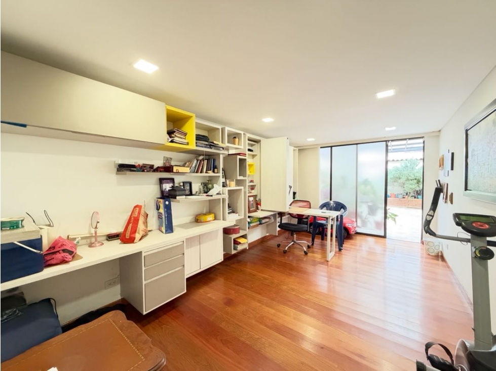 Casa remodelada en venta Villa Magdala - 6