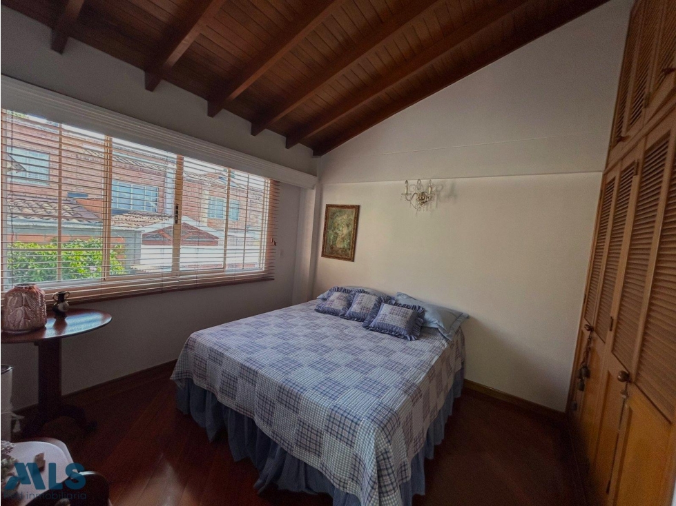 Casa renovada con jardín y excelente ubicación e...(MLS#269295) — foto 4