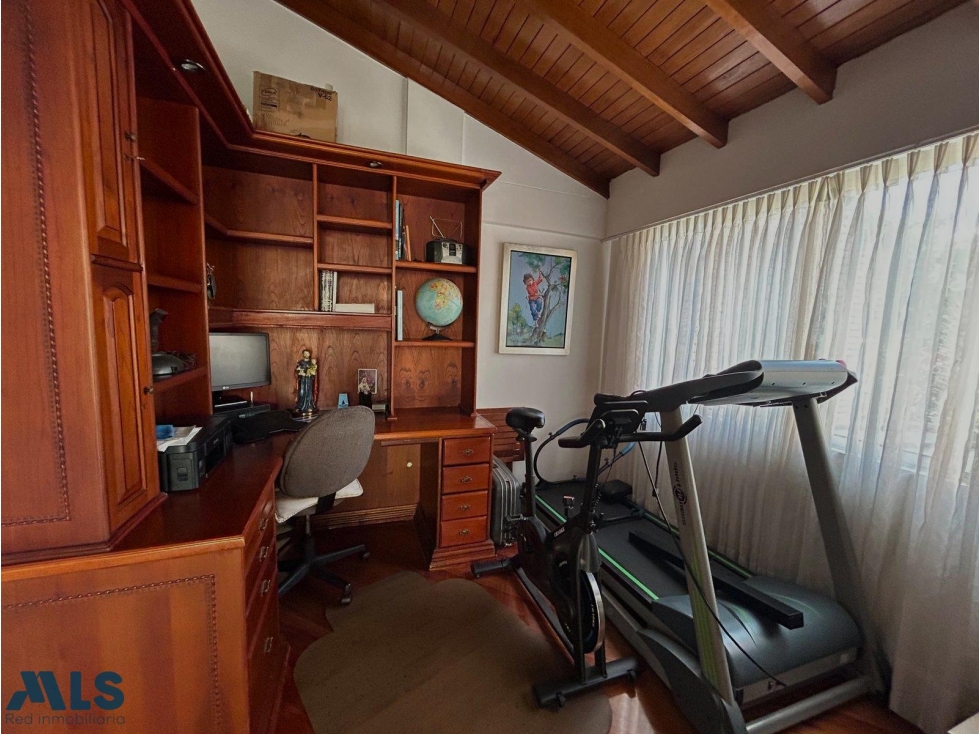 Casa renovada con jardín y excelente ubicación e...(MLS#269295) — foto 2