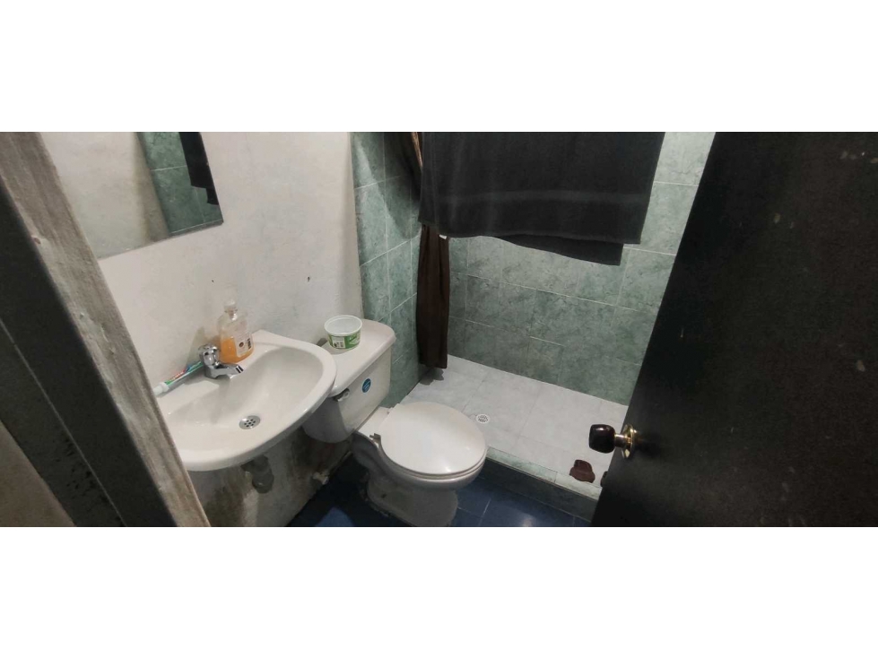 Casa rentable de 600 mill en La Gran vía de Tena, 24 habitaciones. — foto 4