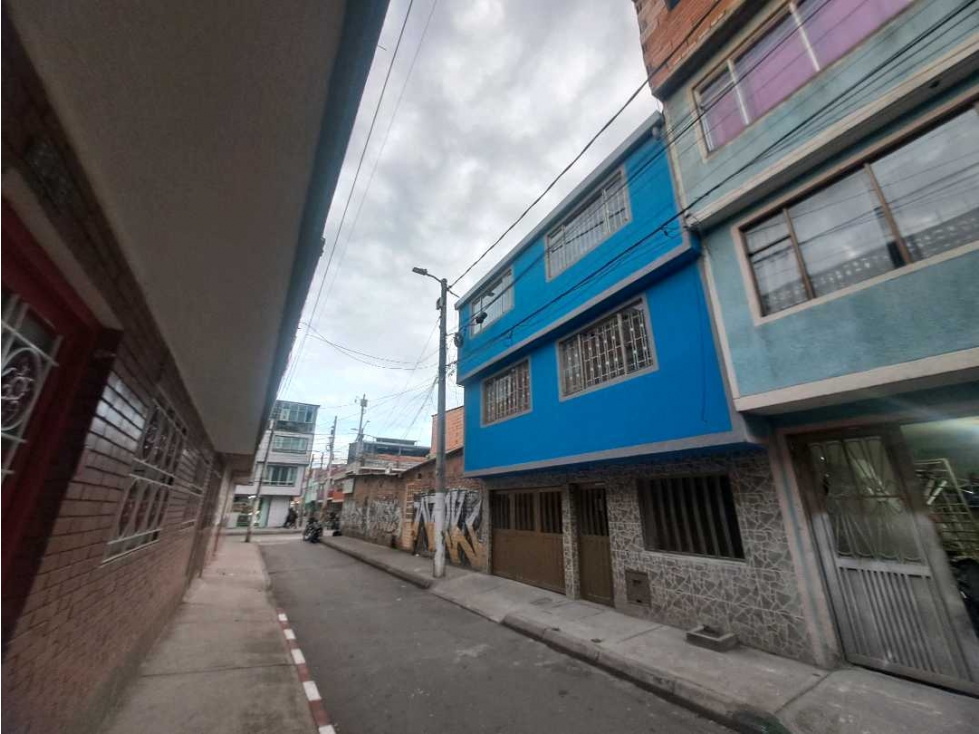 CASA RENTABLE EN BOSA LAURELES