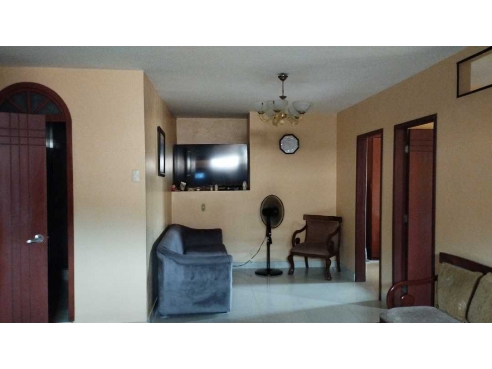 CASA RENTERA DE VENTA ALBORADA 10ma ETAPA — foto 2