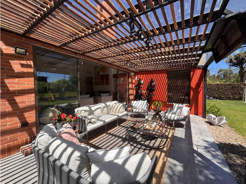 Casa residencial amoblada en Guaymarar conjunto cerrado 005-R
