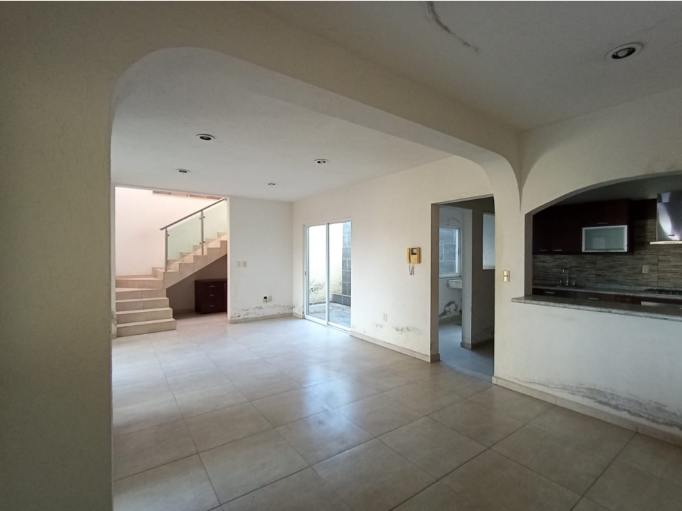 Casa Residencial con Posesión Inmediata en Las Fincas, Jiutepec - 5