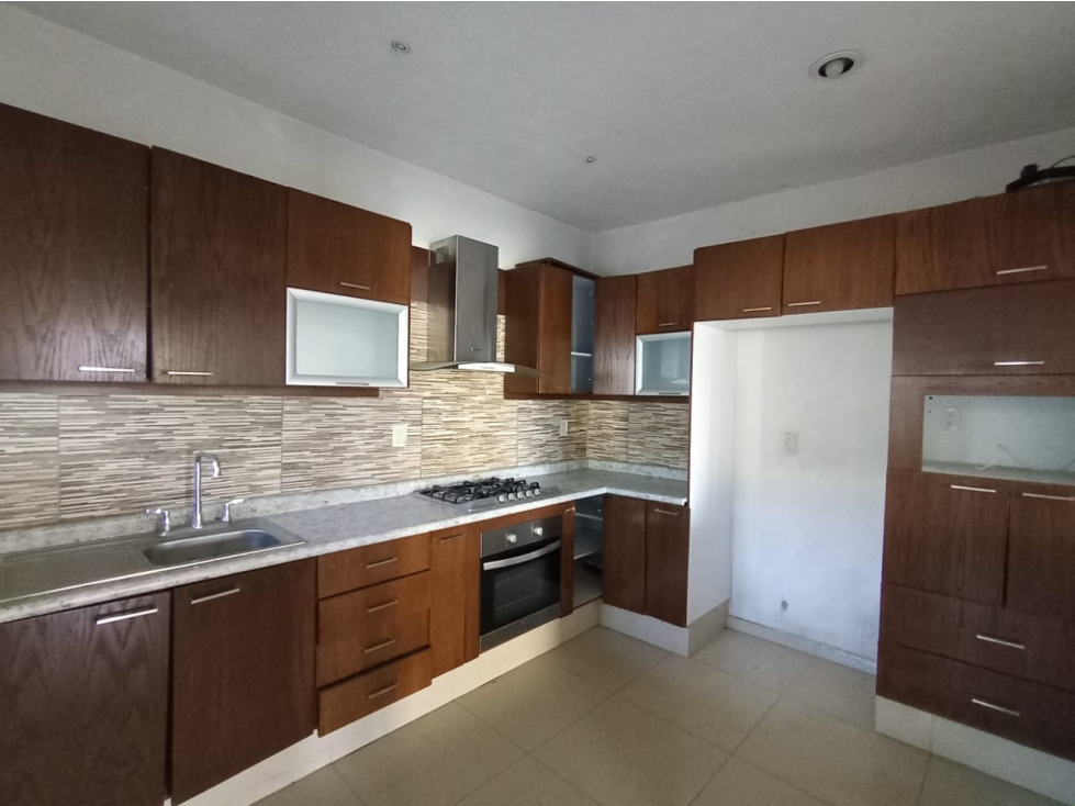 Casa Residencial con Posesión Inmediata en Las Fincas, Jiutepec - 6