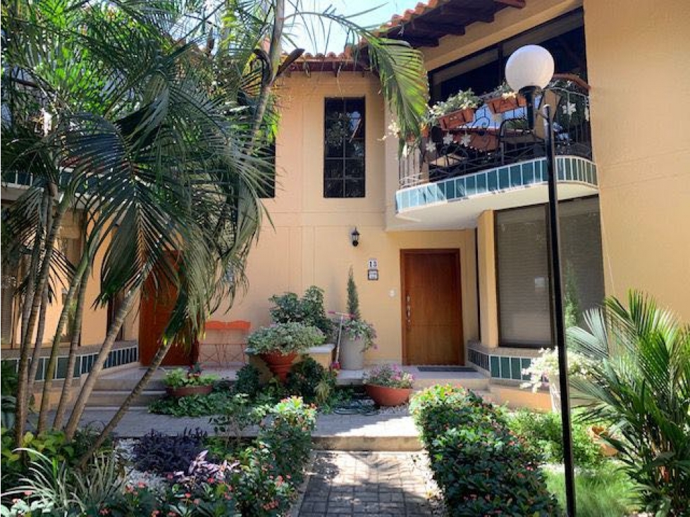 Casa residencial conjunto cerrado dos pisos Rodadero 005R