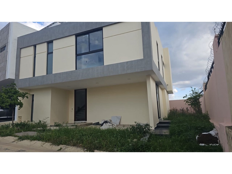 Residencia Nueva de 3 pisos en Capital Norte Zapopan Coto Carrara — foto 3